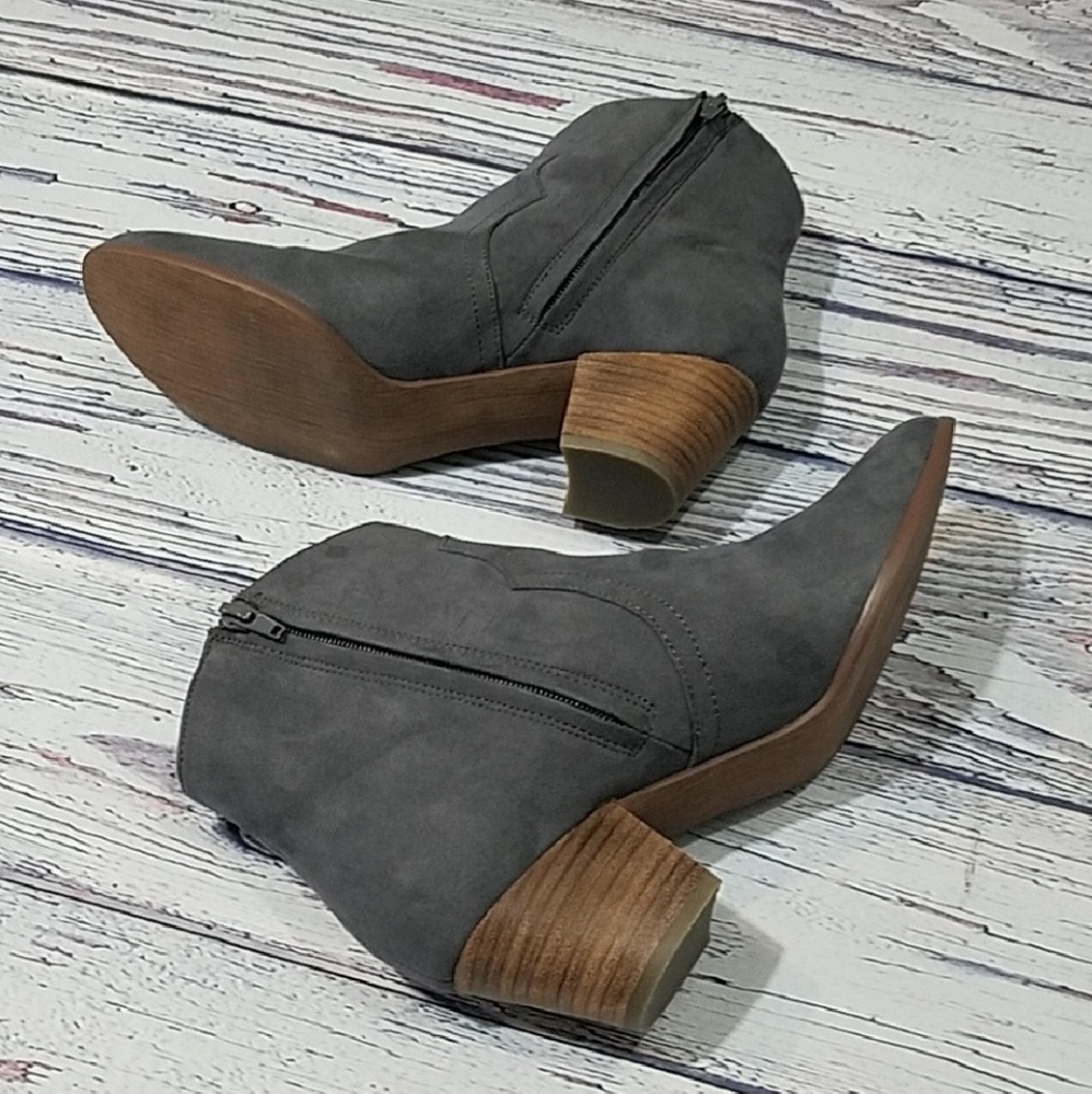 NWOT Western Booties